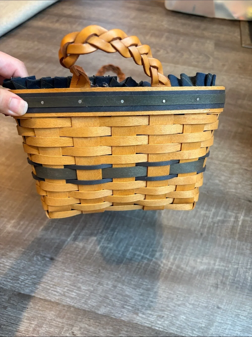 Longaberger 1997 Collectors Club Welcome Home Basket Braided Handles Liner